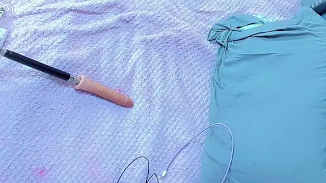 Imannejulienne online show from 04.01.26