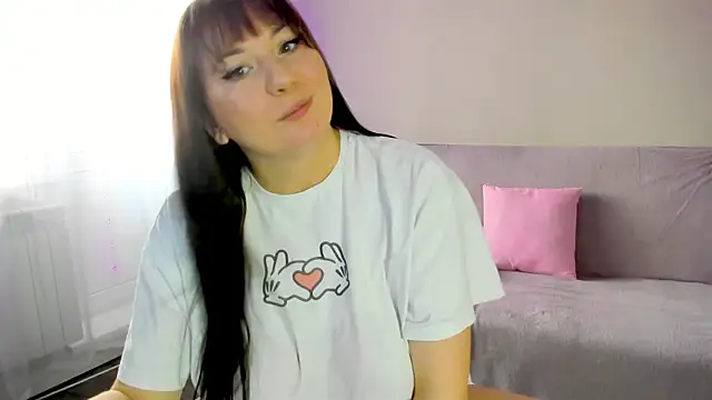 Snapshot of viki_love77 chatting on 04.25.26 viki love77 online show from 04.25.26