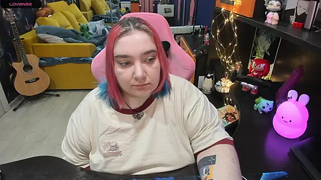 Softie Sofy online show from 02.19.25