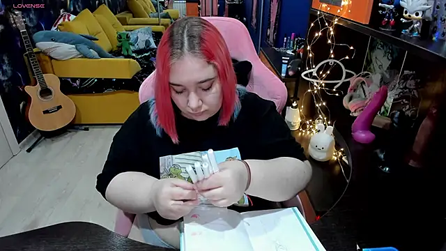 Softie Sofy online show from 03.20.25