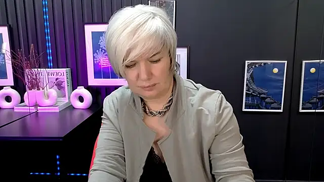 Snapshot of CarmenSoft chatting on 05.04.26 CarmenSoft online show from 05.04.26