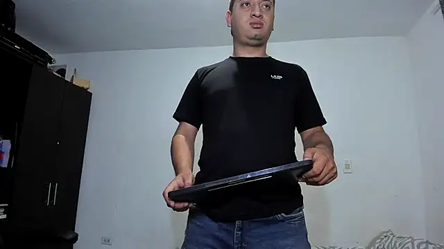 Snapshot of ares_sexxx chatting on 04.21.26 ares sexxx online show from 04.21.26
