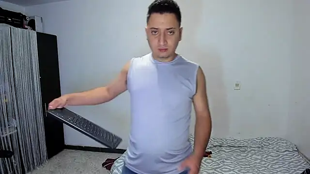 Snapshot of ares_sexxx chatting on 04.26.26 ares sexxx online show from 04.26.26