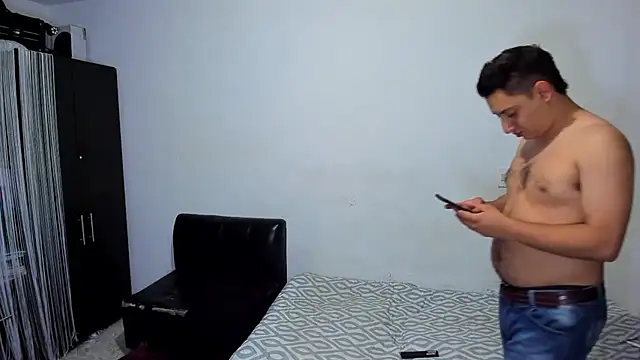 Snapshot of ares_sexxx chatting on 05.17.26 ares sexxx online show from 05.17.26