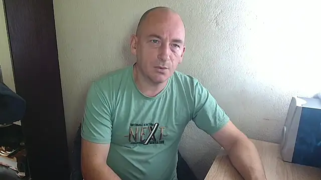 Snapshot of Johan___Barker chatting on 10.12.25 Johan   Barker online show from 10.12.25