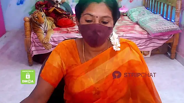 Snapshot of Novapol chatting on 12.14.24 Novapol online show from 12.14.24