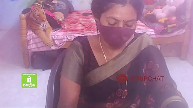 Snapshot of Novapol chatting on 12.20.24 Novapol online show from 12.20.24