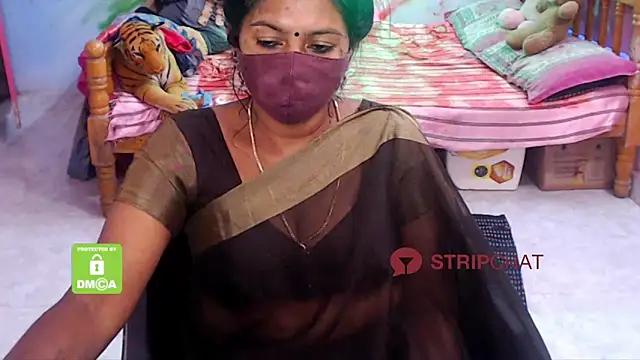 Snapshot of Novapol chatting on 12.29.24 Novapol online show from 12.29.24