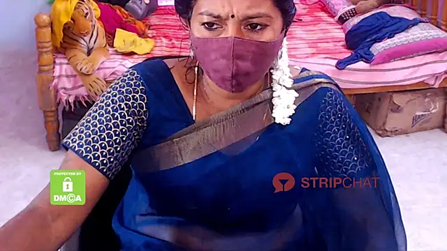 Snapshot of Novapol chatting on 02.02.25 Novapol online show from 02.02.25