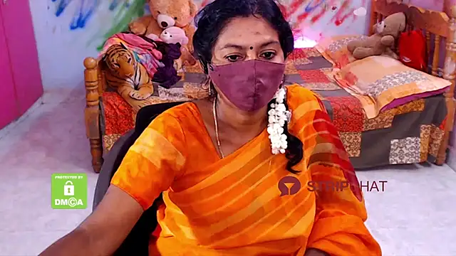 Snapshot of Novapol chatting on 03.08.25 Novapol online show from 03.08.25