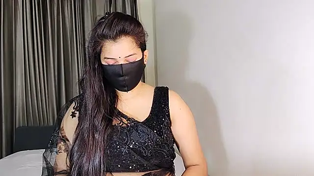YourLovelyQueen online show from 12.24.24