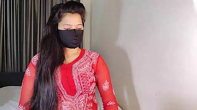YourLovelyQueen online show from 01.14.25
