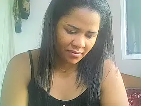 Snapshot of aleixane chatting on 12.20.24 aleixane online show from 12.20.24