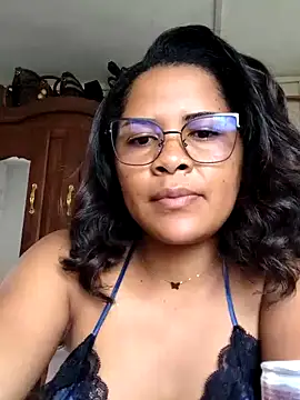 Snapshot of aleixane chatting on 12.26.24 aleixane online show from 12.26.24