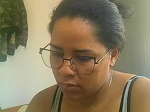 Snapshot of aleixane chatting on 01.05.25 aleixane online show from 01.05.25