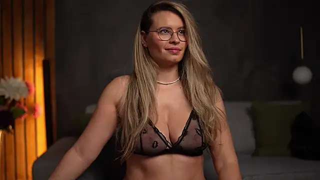 BrandyWhite online show from 02.11.26