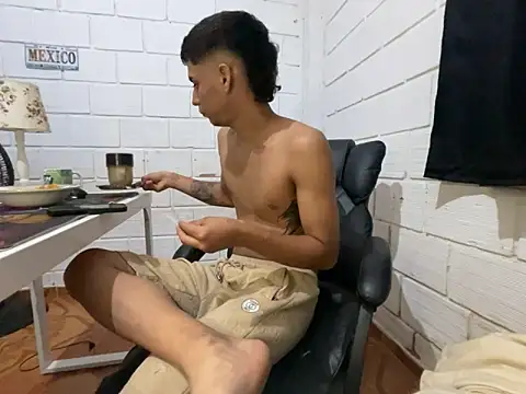 Max TheHorseDick online show from 05.10.26