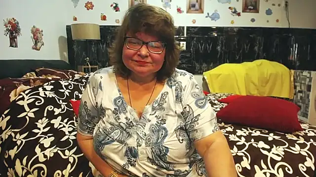 Snapshot of SweetMommaX chatting on 03.15.26 SweetMommaX online show from 03.15.26