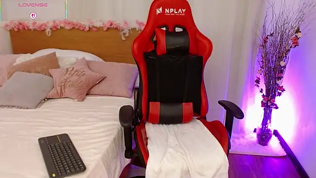 lucy luu  online show from 04.19.26