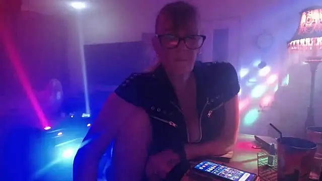 COUPLE4VOYEUR01 online show from 09.20.25