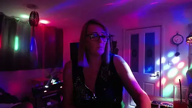 COUPLE4VOYEUR01 online show from 03.28.26