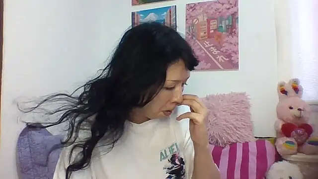 Haru Queenn online show from 09.12.25