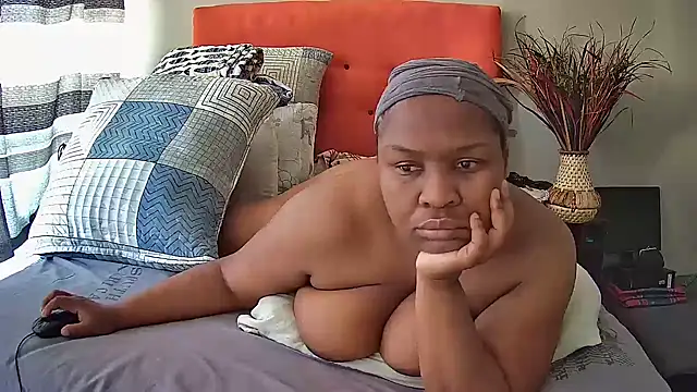 Snapshot of missboobsxx chatting on 12.13.24 missboobsxx online show from 12.13.24