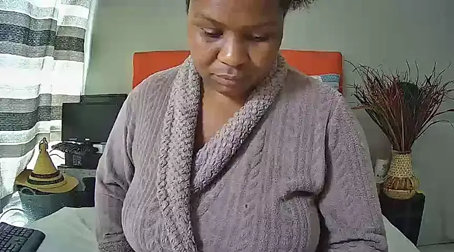 Snapshot of missboobsxx chatting on 01.10.25 missboobsxx online show from 01.10.25