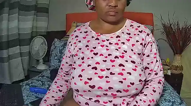 Snapshot of missboobsxx chatting on 01.17.25 missboobsxx online show from 01.17.25