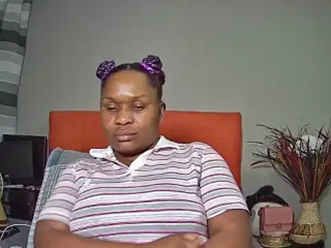 Snapshot of missboobsxx chatting on 02.15.25 missboobsxx online show from 02.15.25