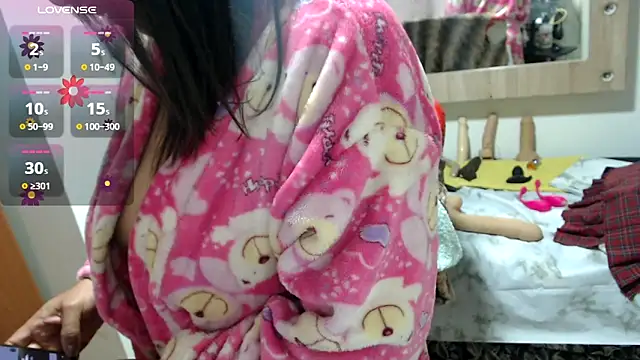 Snapshot of Bekkakinky chatting on 12.19.24 Bekkakinky online show from 12.19.24