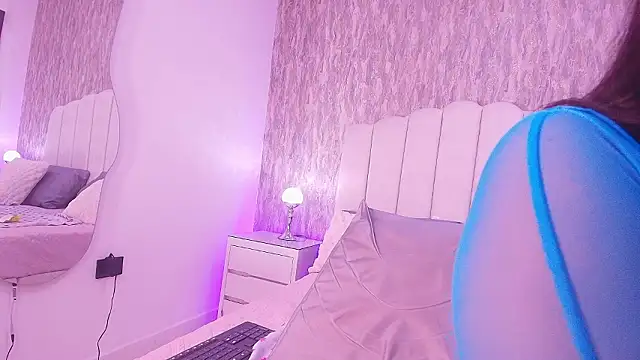 raven lilith  online show from 02.14.26