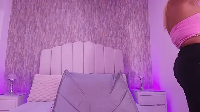 raven lilith  online show from 03.30.26