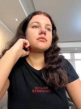 Snapshot of likaxxx chatting on 12.05.24 likaxxx online show from 12.05.24