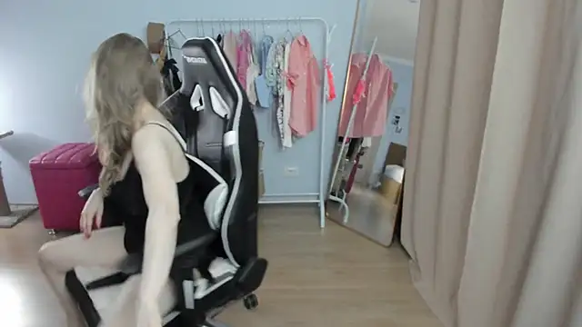 Snapshot of sexxy_potatoes chatting on 11.05.25 sexxy potatoes online show from 11.05.25