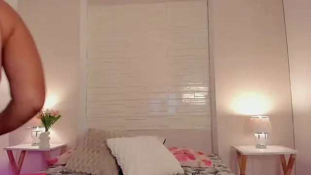 SophiaaStone online show from 05.06.26