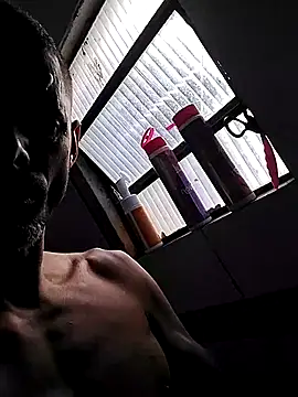 Snapshot of slpdc chatting on 12.22.25 slpdc online show from 12.22.25