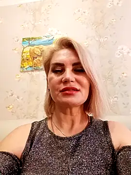 Snapshot of JennyOMay chatting on 12.12.24 JennyOMay online show from 12.12.24