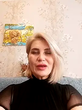 Snapshot of JennyOMay chatting on 12.29.24 JennyOMay online show from 12.29.24