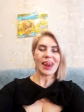 Snapshot of JennyOMay chatting on 01.05.25 JennyOMay online show from 01.05.25