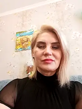 Snapshot of JennyOMay chatting on 02.13.25 JennyOMay online show from 02.13.25