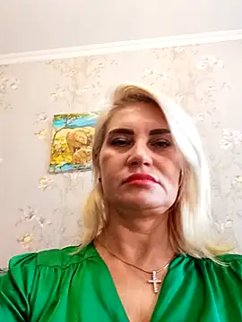 Snapshot of JennyOMay chatting on 09.26.25 JennyOMay online show from 09.26.25