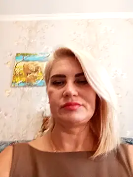 Snapshot of JennyOMay chatting on 10.14.25 JennyOMay online show from 10.14.25