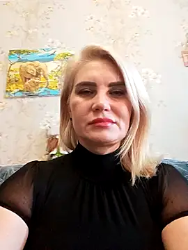 Snapshot of JennyOMay chatting on 10.16.25 JennyOMay online show from 10.16.25