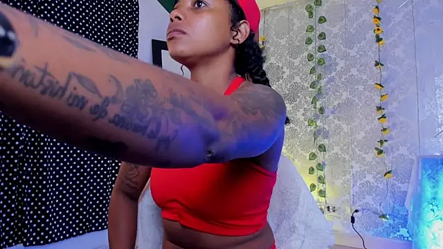 Snapshot of kelly_thomson chatting on 02.19.26 kelly thomson online show from 02.19.26