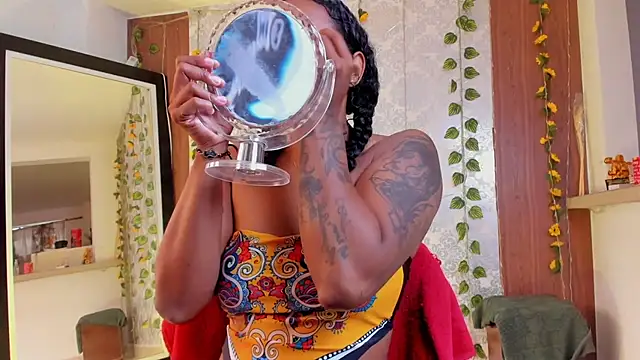 Snapshot of kelly_thomson chatting on 02.26.26 kelly thomson online show from 02.26.26