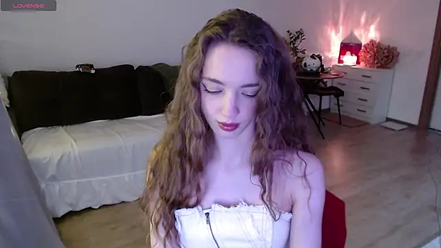 Snapshot of Weeissy chatting on 12.01.24 Weeissy online show from 12.01.24