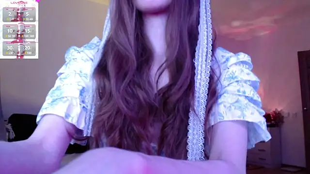 Snapshot of Weeissy chatting on 12.17.24 Weeissy online show from 12.17.24