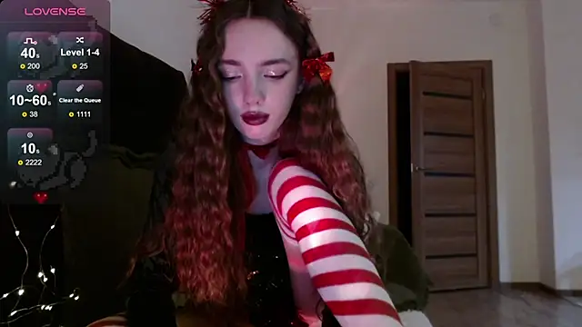 Snapshot of Weeissy chatting on 12.25.24 Weeissy online show from 12.25.24