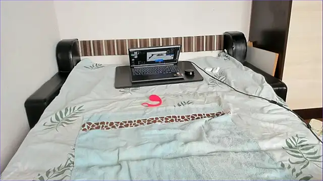 Snapshot of sweet-tinqerbell chatting on 06.07.26 sweet-tinqerbell online show from 06.07.26